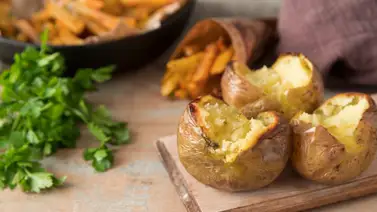 Asándolas o cociéndolas: Prepara papas rellenas con pollo y champiñones Asándolas o cociéndolas: Prepara papas rellenas con pollo y champiñones