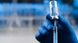 ¿Los adultos mayores deben vacunarse contra la fiebre amarilla? Esto explica la ministra de Salud