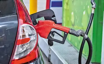 Proponen cambios en las estaciones de servicio para la venta de gasolina premium y la económica