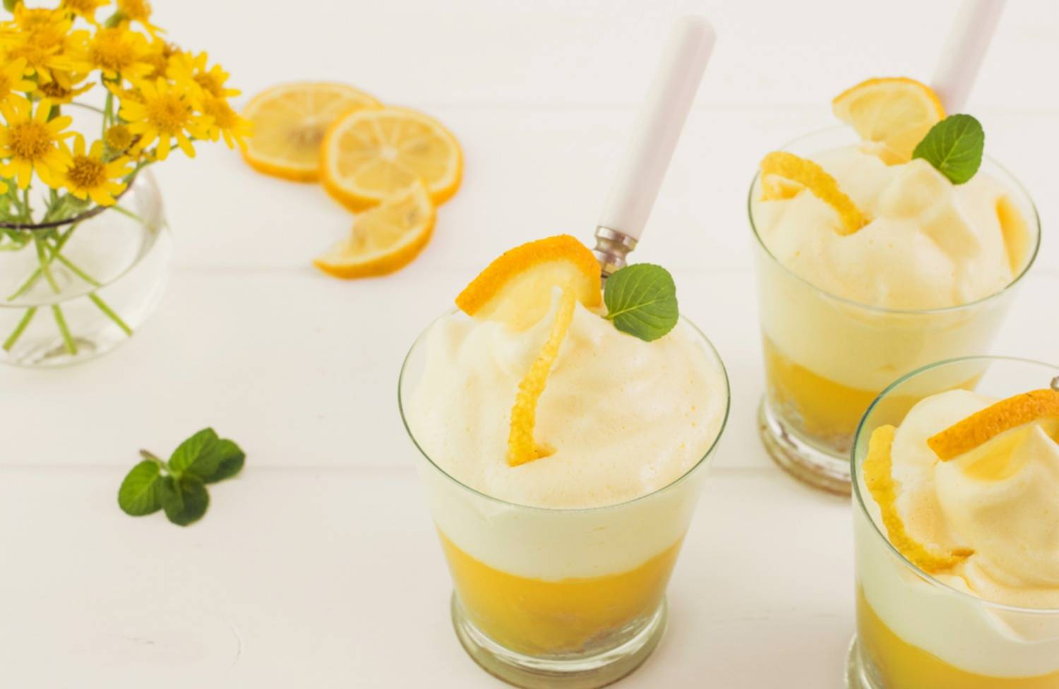 Mousse de limón y yogur: realiza este postre frío con menos de cinco ingredientes en casa con calidad de los expertos pasteleros Mousse de limón y yogur: realiza este postre frío con menos de cinco ingredientes en casa con calidad de los expertos pasteleros