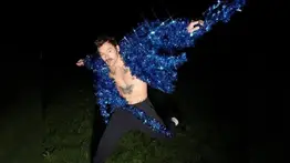 ¡Momento viral! El épico encuentro de Harry Styles con una fan que escuchaba su disco