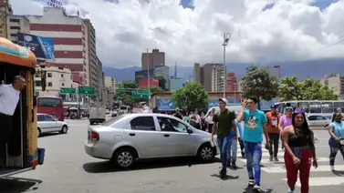 2001online - Caracas- PEATONES 2001online - Caracas- PEATONES