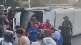 Accidente en La Guaira: volcamiento deja 26 heridos