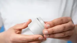 ¡Lo que nadie te contó!: Usos sorprendente de este ungüento mentolado que todos tienen en casa