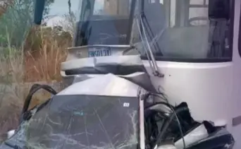 Colisión entre autobús y vehículo cobra la vida de una funcionaria de la PNB: estaba embarazada