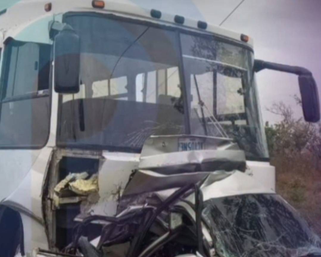 Colisión entre autobús y vehículo cobra la vida de una funcionaria de la PNB: estaba embarazada