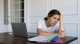 ¿Cómo identificar y aliviar el cansancio emocional en el inevitable ajetreo de cada día? Señales y soluciones que ofrecen los más afamados expertos