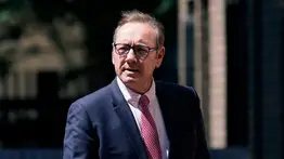 Kevin Spacey evita juicio tras pactar por caso de presunta agresión sexual 