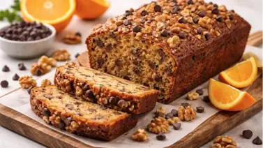 El placer de la repostería casera: cómo el budín de naranja, nuez y chocolate transforma la merienda familiar El placer de la repostería casera: cómo el budín de naranja, nuez y chocolate transforma la merienda familiar