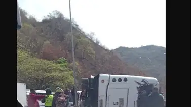 Ahora: reportan volcamiento de autobús en la autopista Gran Mariscal de Ayacucho Ahora: reportan volcamiento de autobús en la autopista Gran Mariscal de Ayacucho