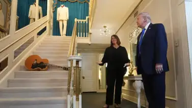 "Es el más grande": Trump rinde un histórico tributo a Elvis en su visita a Memphis "Es el más grande": Trump rinde un histórico tributo a Elvis en su visita a Memphis