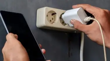 Joven fallece electrocutada por el cargador de su celular en el Zulia: detalles del caso Joven fallece electrocutada por el cargador de su celular en el Zulia: detalles del caso