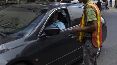 Por este motivo detuvieron a un parquero en Caracas: el incidente quedó registrado en video Por este motivo detuvieron a un parquero en Caracas: el incidente quedó registrado en video