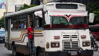Vidrios rotos y pánico: el video viral del enfrentamiento entre transportistas en Caracas Vidrios rotos y pánico: el video viral del enfrentamiento entre transportistas en Caracas