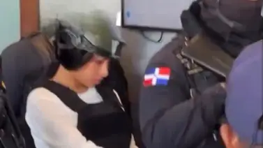 ¡Esposada y fuertemente custodiada! Así fue la dramática aparición de Yailin “La Más Viral” en su primera audiencia ¡Esposada y fuertemente custodiada! Así fue la dramática aparición de Yailin “La Más Viral” en su primera audiencia