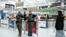 ¿Solicitantes de asilo pueden ser arrestados por ICE en aeropuertos? Esto es lo que recomiendan