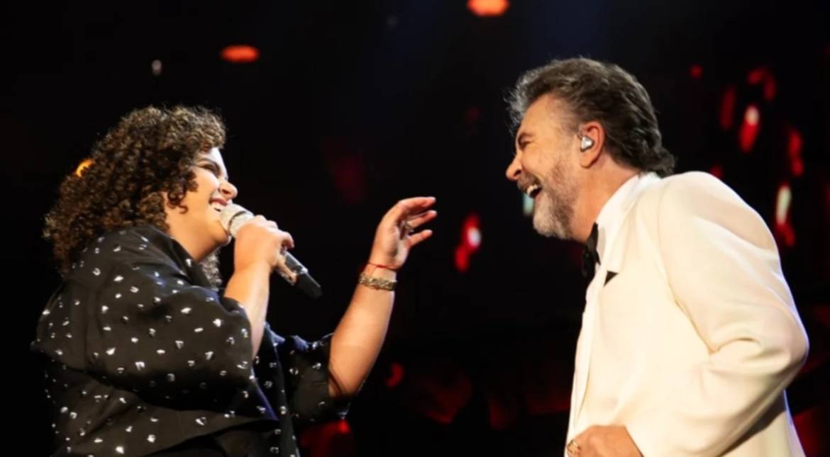 ¡En video! Lucerito Mijares comparte escenario con una persona muy especial después de mucho tiempo
