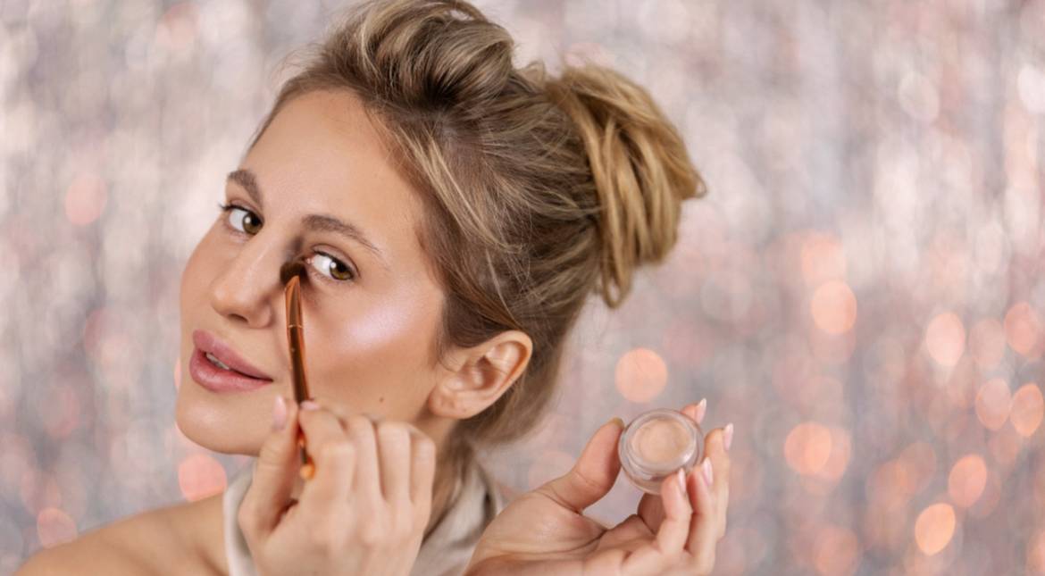 El bronceador como aliado para esculpir el rostro: maquillador comparte sus trucos profesionales milagrosos