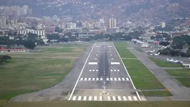 9 mil toneladas de asfalto culminaron la obra: así quedó la pista aérea de La Carlota 9 mil toneladas de asfalto culminaron la obra: así quedó la pista aérea de La Carlota