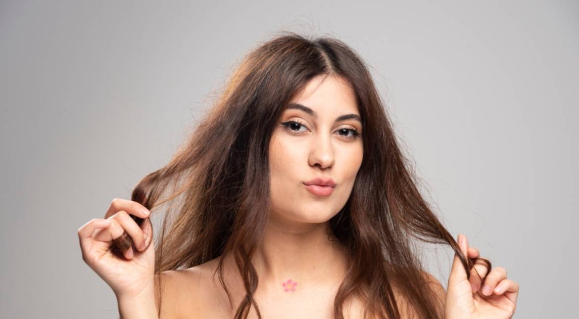 Así debes utilizar el aceite de coco para combatir el frizz: esta es la cantidad que necesitas aplicar para aprovechar su efecto