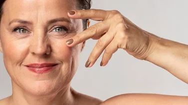 Dile adiós a las arrugas con este bótox casero que puedes preparar en 15 minutos