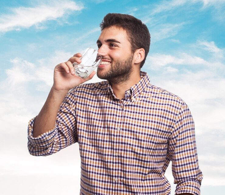 Agua: esta es la cantidad que debes beber al día según tu sexo