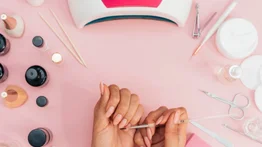 Manicura semipermanente: hazla tú misma en casa