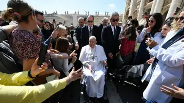 "Buen domingo a todos": papa Francisco reaparece y saluda tras su salida del hospital "Buen domingo a todos": papa Francisco reaparece y saluda tras su salida del hospital