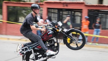 EN VIDEO: Freddy Bernal se refiere a los motorizados locos que levantan 'caballito'