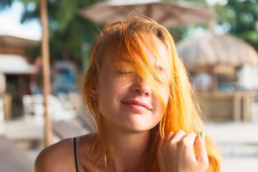 Mitos y verdades de teñirse el cabello antes de tomar el sol ¡Descúbrelos! Mitos y verdades de teñirse el cabello antes de tomar el sol ¡Descúbrelos!