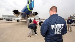 Aerolínea firmó acuerdo con ICE para realizar vuelos de deportación de inmigrantes