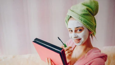Prepara una mascarilla facial de aloe vera para rejuvenecer la piel 