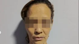 Mujer agrede a sus tres hijos con golpes y armas blancas: fue detenida en Aragua