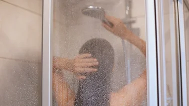 Mamparas de baño: paso a paso para limpiarlas eficientemente