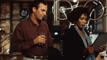 Warner Bros busca hacer una nueva versión de 'The Bodyguard': aquí los detalles Warner Bros busca hacer una nueva versión de 'The Bodyguard': aquí los detalles