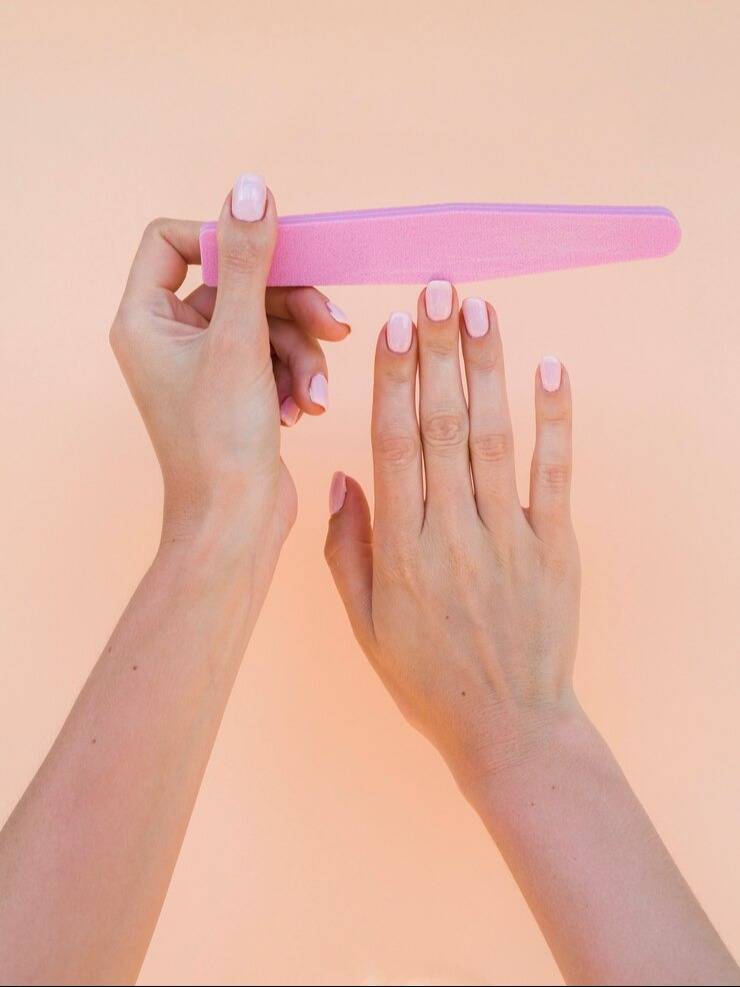 Apuesta a la comodidad y la elegancia: cómo lucir las uñas cortas 