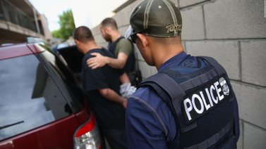 Redadas ICE del 15 de abril: mil trabajadores indocumentados arrestados y un millón de dólares en multa a empleadores