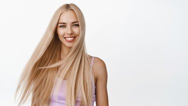 Sin químicos ni secadores: alisa y reduce el frizz del cabello con leche de coco y limón 