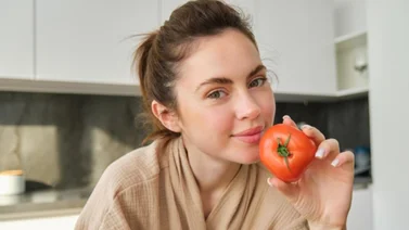 De la ensalada a tu piel: descubre cómo el tomate es un milagroso remedio para la insolación