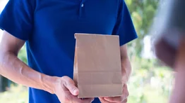 Las tres principales apps de entrega de comida en USA que están “quebrando” a los pequeños negocios