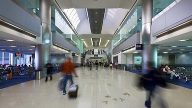 Inmigrantes indocumentados en USA ya no podrán abordar vuelos desde el 7 de mayo