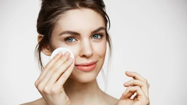 La consumes todos los días: bebida recomendada para remover el maquillaje