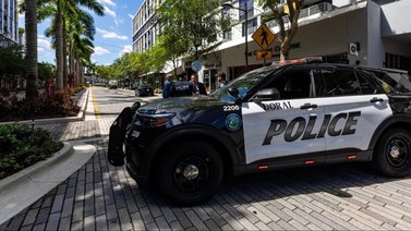 Florida: Doral firma acuerdo de colaboración con ICE para que su policía local pueda detener a migrantes