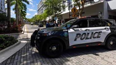 Florida: Doral firma acuerdo de colaboración con ICE para que su policía local pueda detener a migrantes