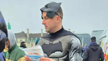 Policías se disfrazan de Batman y Robin para capturar a estafadores Policías se disfrazan de Batman y Robin para capturar a estafadores