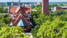 Universidad de Florida activa alerta por tirador este 17 de abril