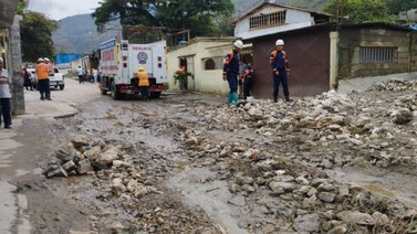 En imágenes: Fuertes lluvias causan aumento en quebradas del estado Lara