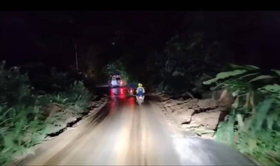 Restituyen paso en la vía Barinas-Mérida: continúan las labores en la vía Altamira-Calderas Restituyen paso en la vía Barinas-Mérida: continúan las labores en la vía Altamira-Calderas