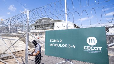 Expulsiones de inmigrantes a El Salvador: presentan recurso para levantar la pausa