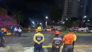 Rotura de tubería matriz causa destrozos en avenida principal de Los Naranjos este 20 de abril
